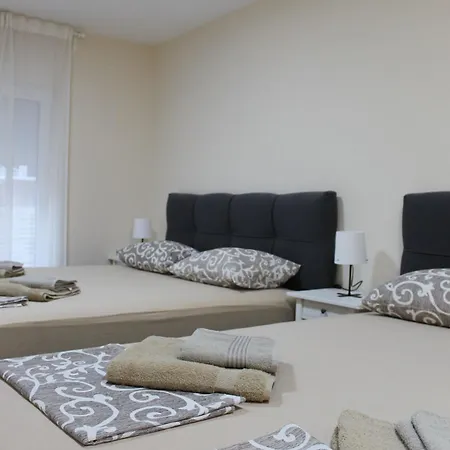 Ogi Balkanska Apartment *